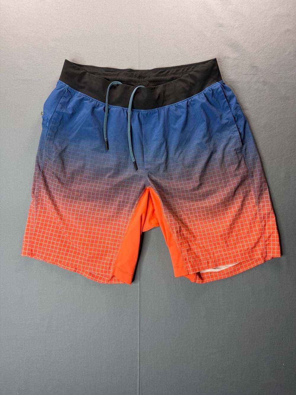 Lululemon Athletic Shorts Size Large Blue Orange Grid Gradient Gym Run